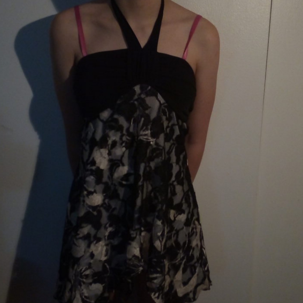 Top - Picture 2 of 4
